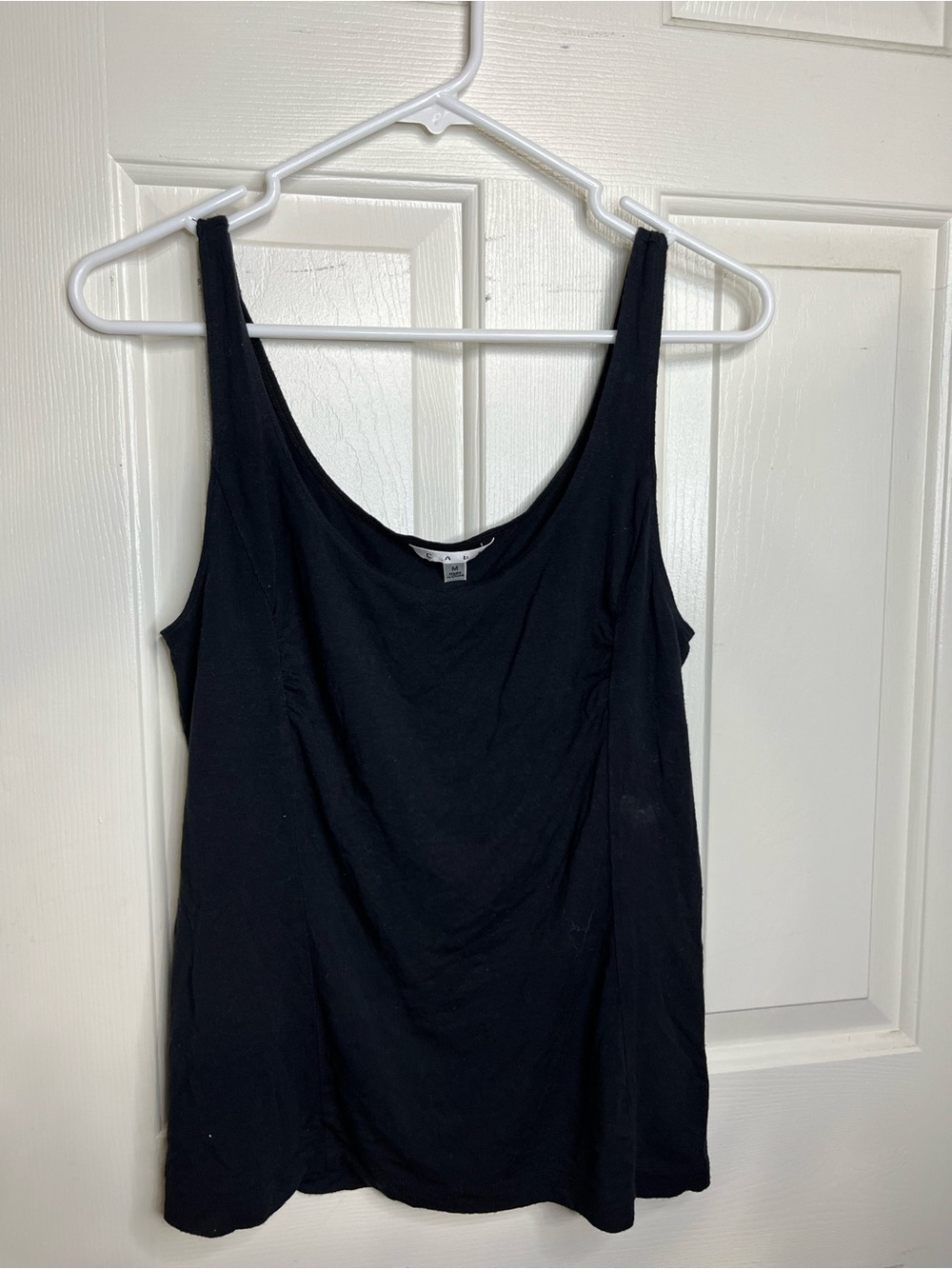 CAbi Black Scoop Neck Tank
14-05